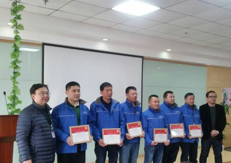 熱烈慶祝,山東和晟工程師經(jīng)過康明斯專業(yè)培訓(xùn)考試拿得資質(zhì)證書